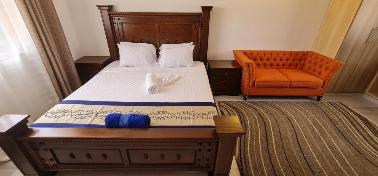 The Festival Fully Furnished Apartments Mombasa Eksteriør bilde